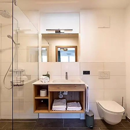 Lisal Aparthotel 4*