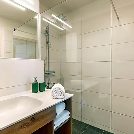 Lisal Aparthotel 4*